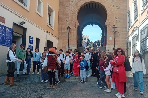 VISITA A LA FERIA DEL LIBRO Y A LA BIBLIOTECA DEL ALCÁZAR.
